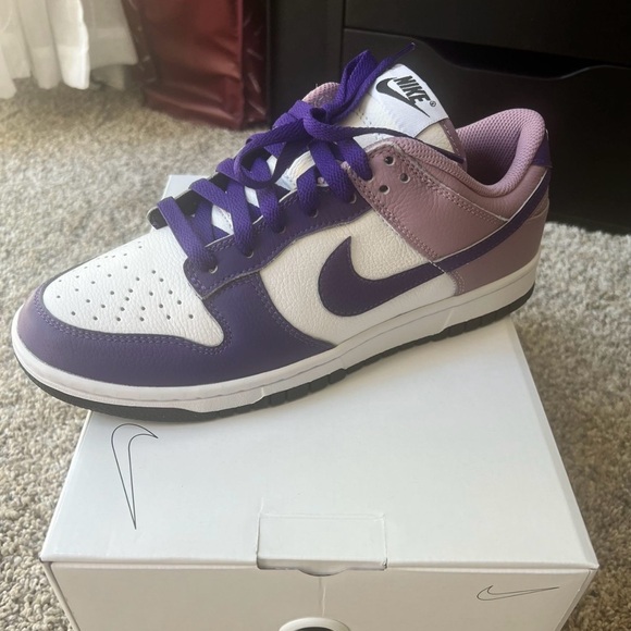 Brand New - Nike Dunks - Picture 1 of 3